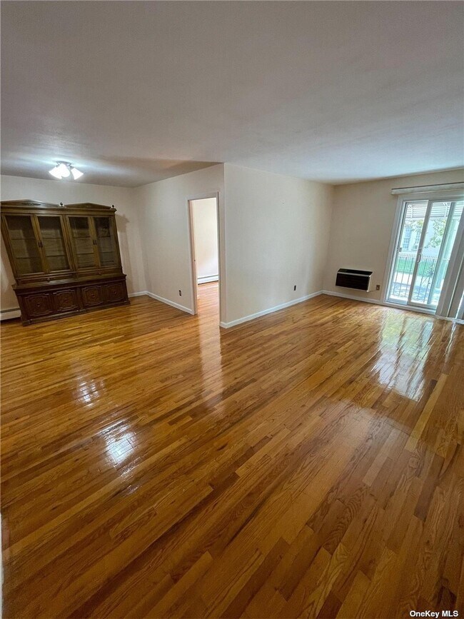 Building Photo - 61-23 Tonsor St