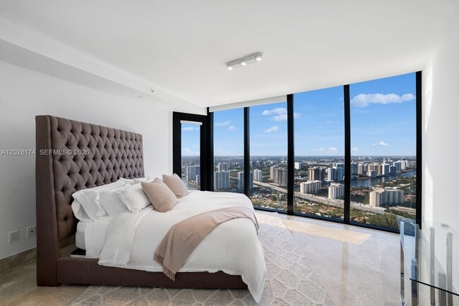Building Photo - 18555 Collins Ave