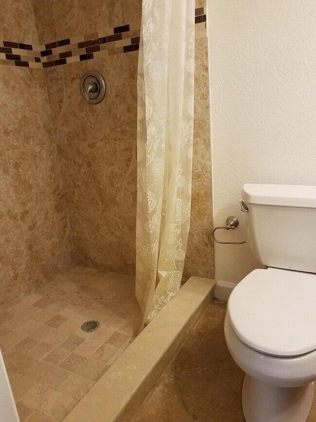 Building Photo - 2700 Casita Way
