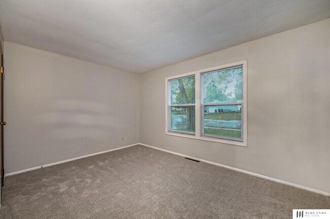 Building Photo - 7425 S 69th St