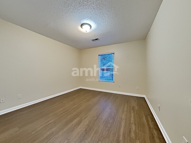 Building Photo - 2338 Sir Edward Ln