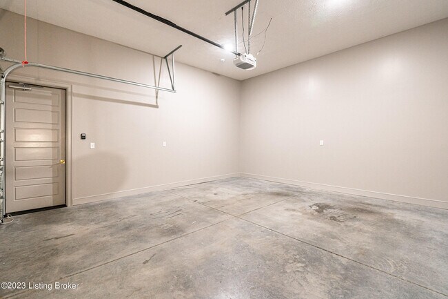 Building Photo - 10506 Meeting St