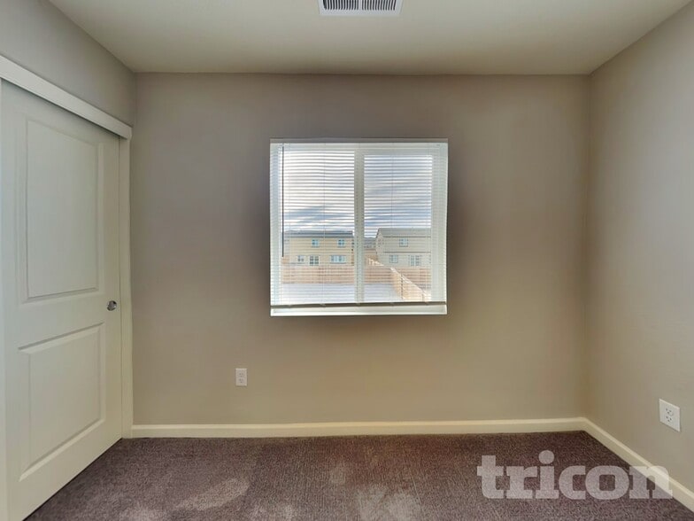 Building Photo - 8962 Wolf River Dr