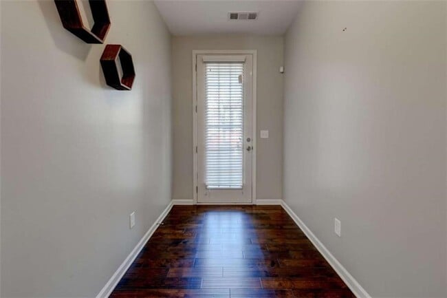 Building Photo - 7601 Summer Berry Ln