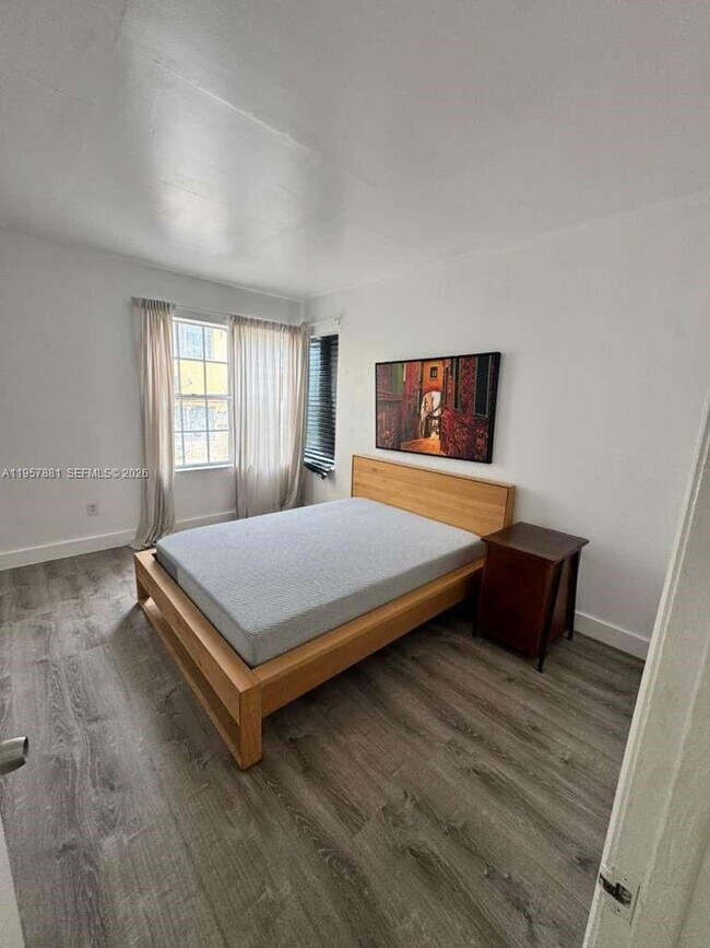 Building Photo - 1051 Meridian Ave