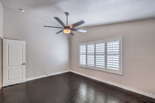 Building Photo - single story upgraded walking distance to park