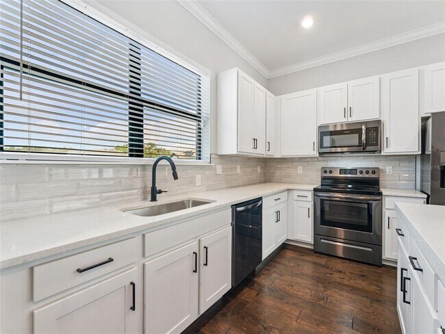 Building Photo - 3421 W Horatio St