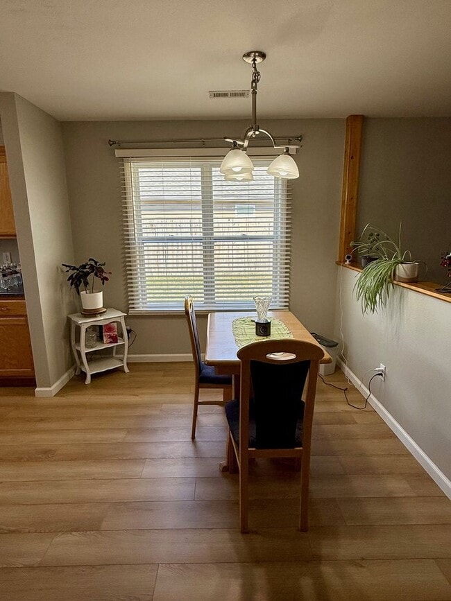 Building Photo - Updated 3BR Home with Luxury Vinyl Plank Flooring Throughout & Spacious Yard