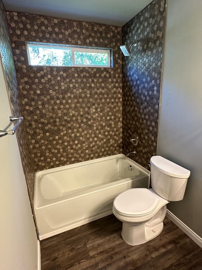 Building Photo - Charming 3 Bedroom 2 bathroom back house in the heart of San Diego's most desirable neighborhoods!