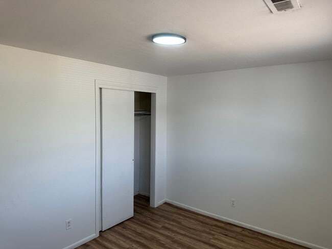 Building Photo - 665 S Stubbs Ave
