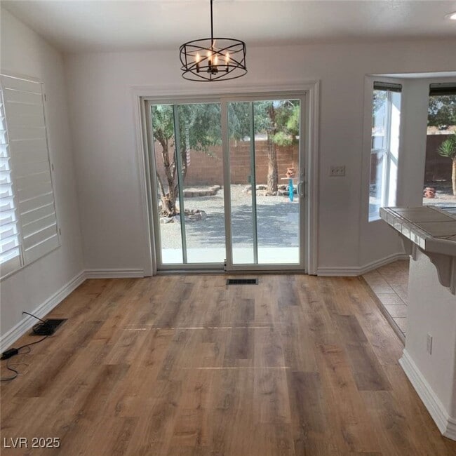 Building Photo - 5945 Badlands Ln