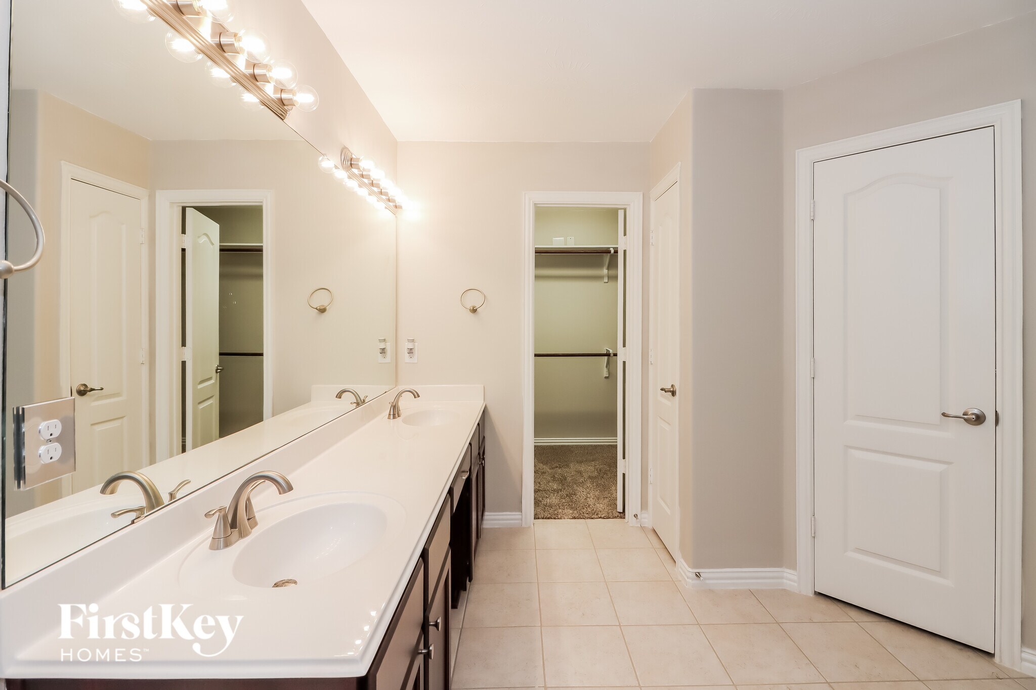 Building Photo - 219 Chestnut St