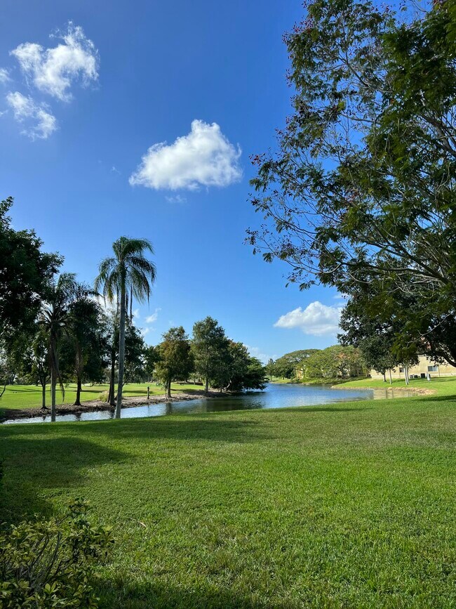 Building Photo - 12840 Vista Isles Dr