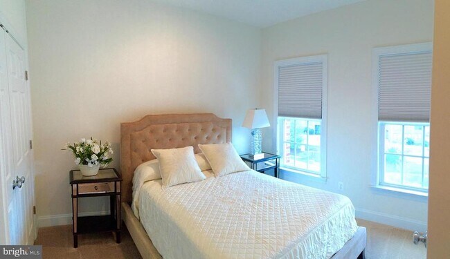 Building Photo - 2094 Hutchison Grove Ct