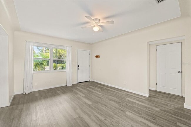 Building Photo - 4350 1st Ave S