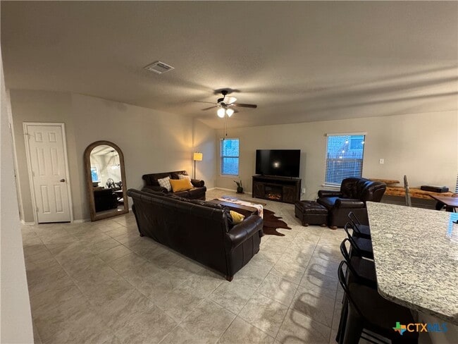 Building Photo - 2423 Elba Dr