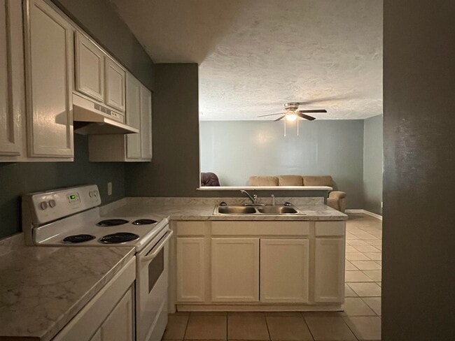 Building Photo - 514 Johnson St