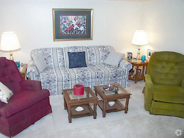 Living Room - Hartford Square Townhomes