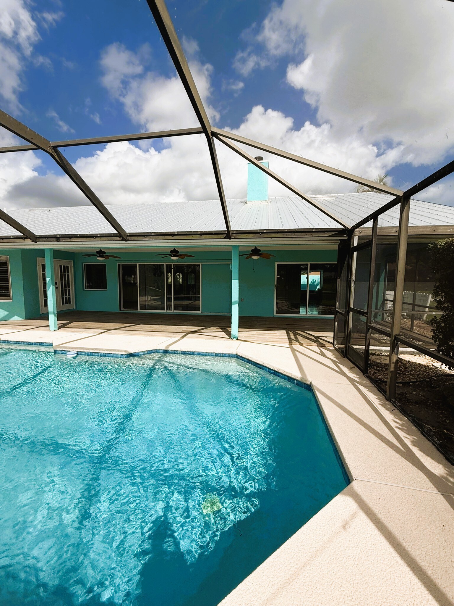 Building Photo - 1998 NE Ginger Ter