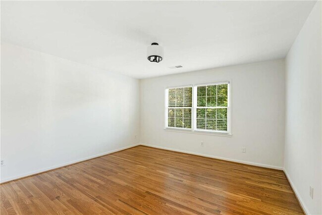 Building Photo - 5135 Falcon Chase Ln NE