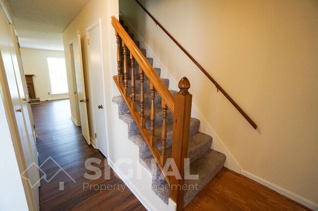 Building Photo - 395 Jamestown Manor Dr