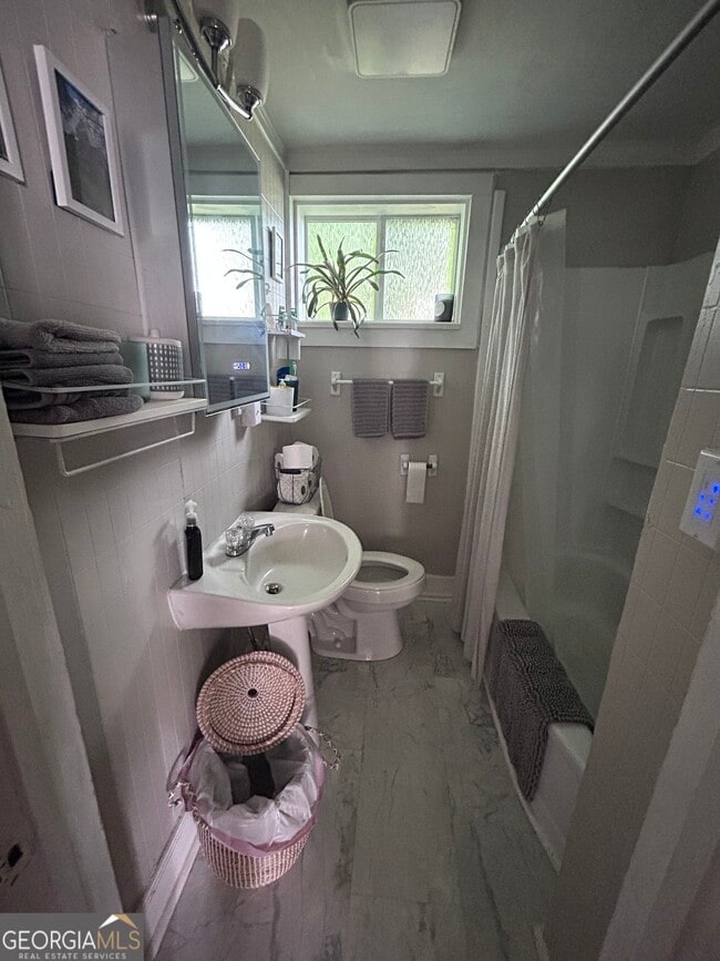 Building Photo - 601 Heard