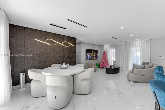 Building Photo - 2845 SW 127th Ave