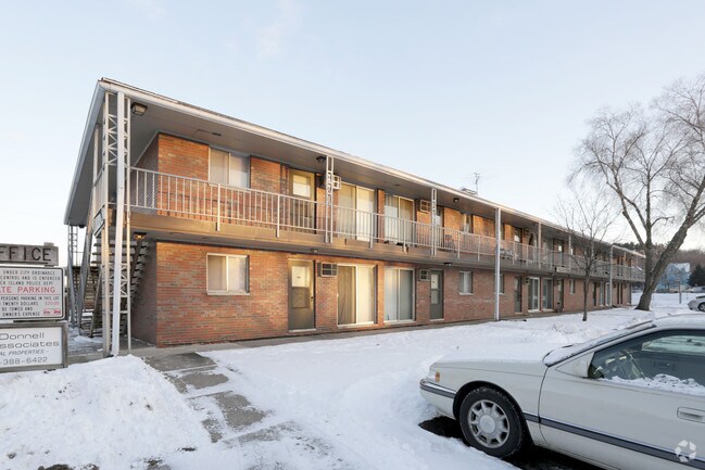 Building Photo - Eagle Point Manor