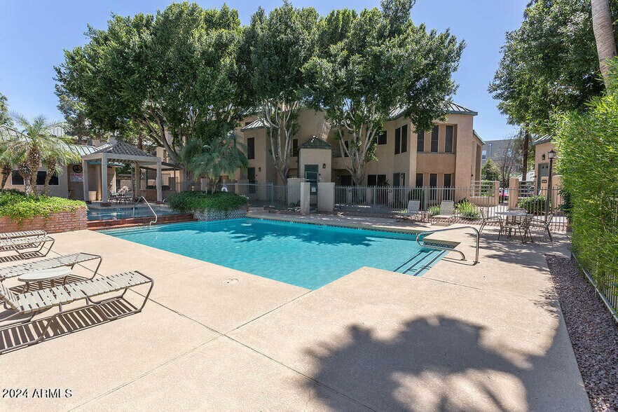 Building Photo - 101 N 7th St