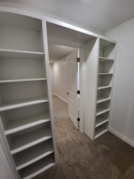 Master Closet - 1506 Hursh Ave
