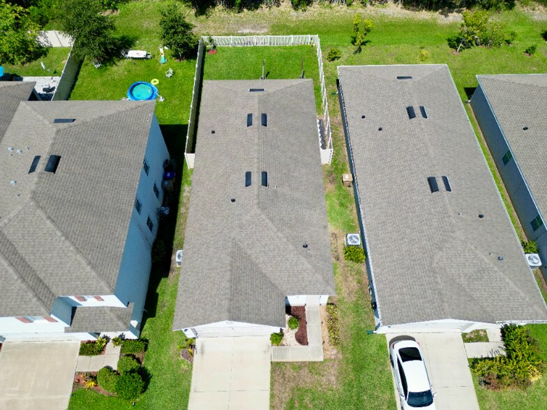 Building Photo - 3212 Surfbird St