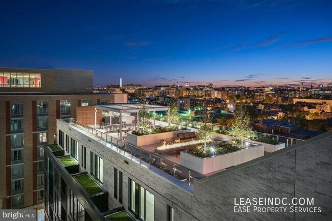 Building Photo - 1332 8th St NW