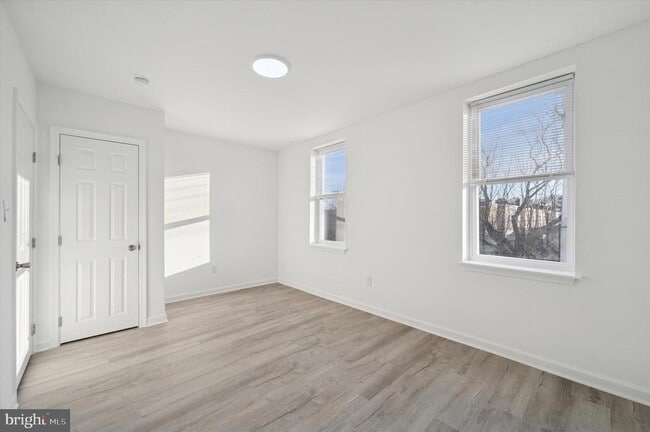 Building Photo - 3121 W Cumberland St