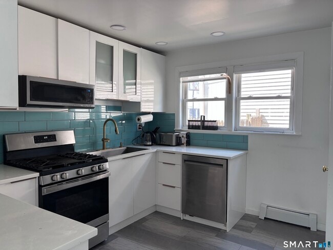 Building Photo - 94 Prospect Ave