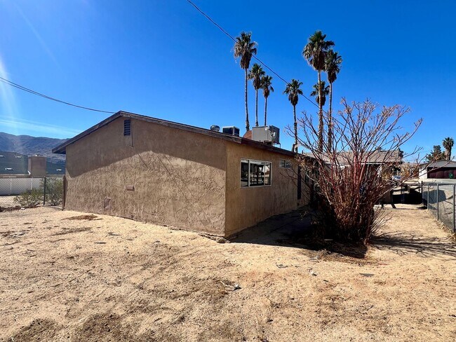 Building Photo - 6001 Mariposa Ave