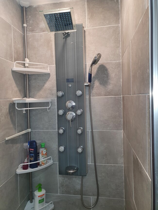 Building Photo - 135 Cedar St