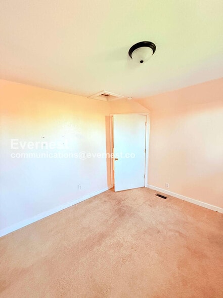 Building Photo - 2314 Airline Ave