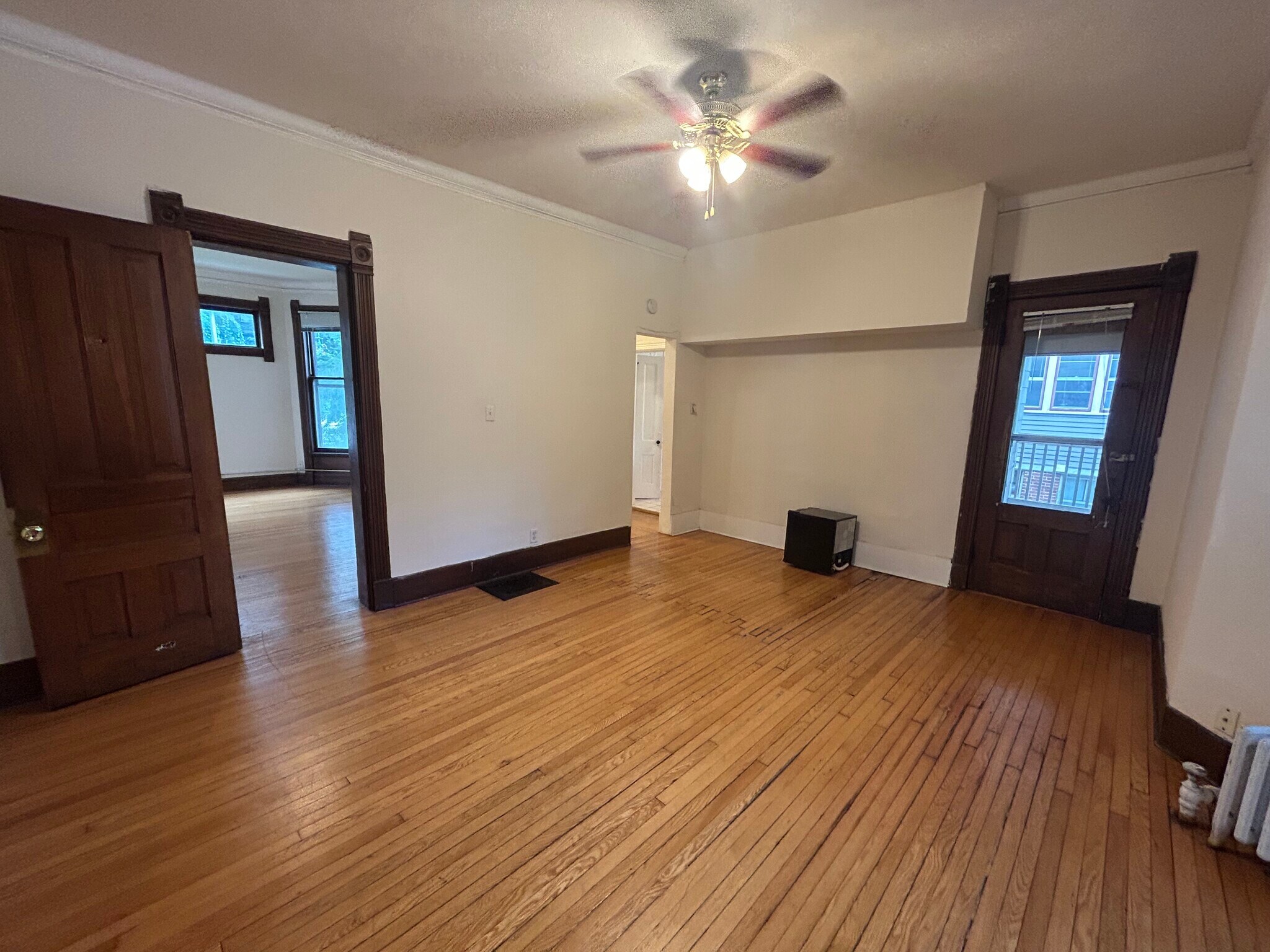 Building Photo - 319 N Pinckney St