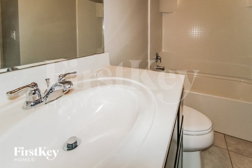 Building Photo - 13830 Pickett Reserve Ct