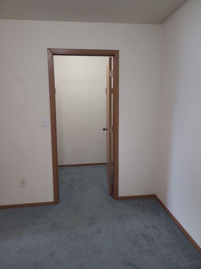 Building Photo - 1309-1311 Shaker Pl