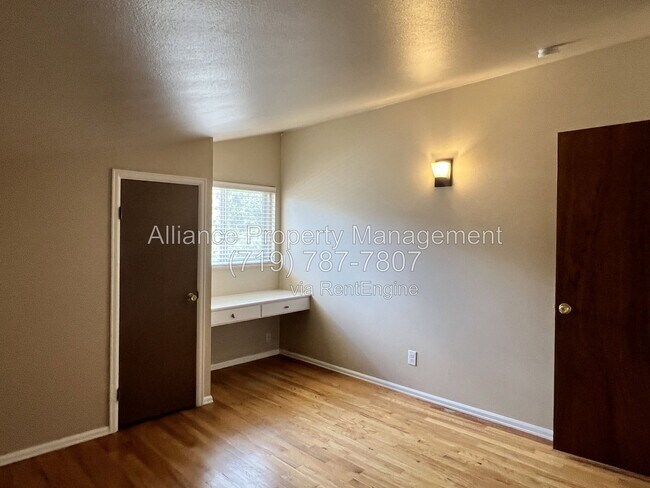 Building Photo - 1345 Pike Dr