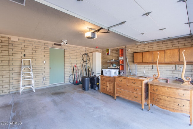 Building Photo - 5931 E Carriage Dr