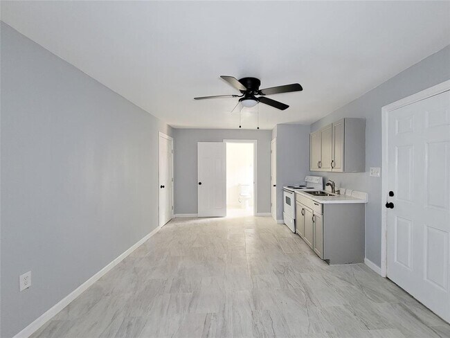 Building Photo - 5103 Karu Dr