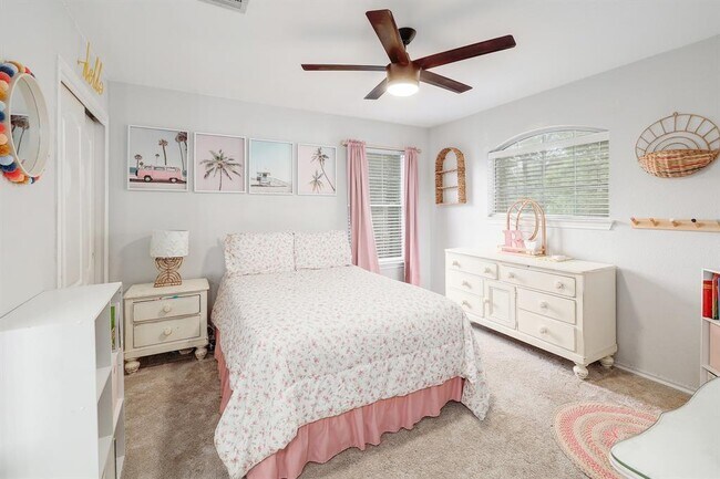 Building Photo - 3019 Plantation Dr