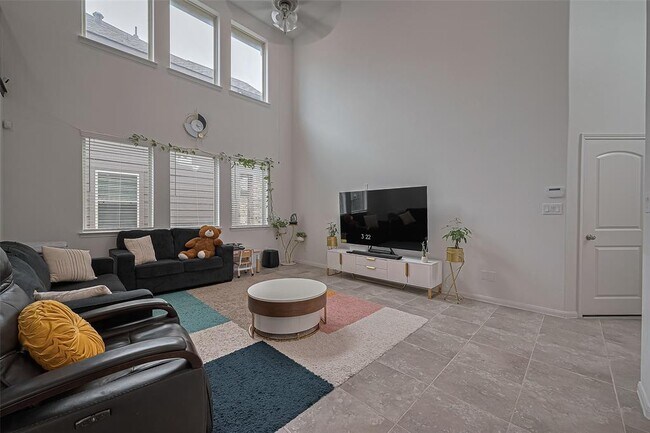 Building Photo - 14214 Singing Oaks Trl