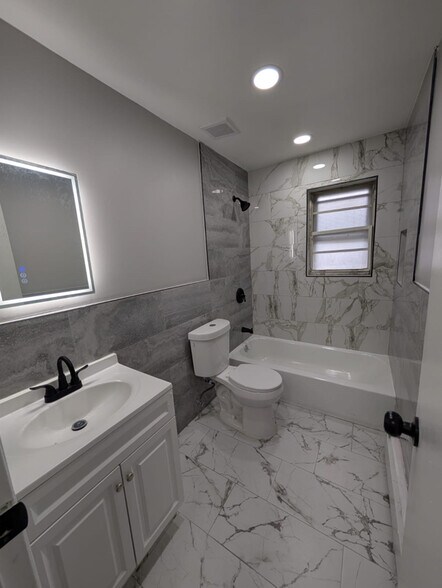 Building Photo - 52-54 W Stratford Pl