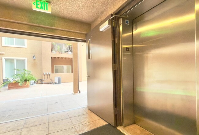 Building Photo - 801 S Winchester Blvd