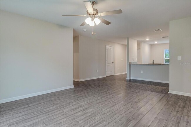 Building Photo - 4127 Snowdrop St