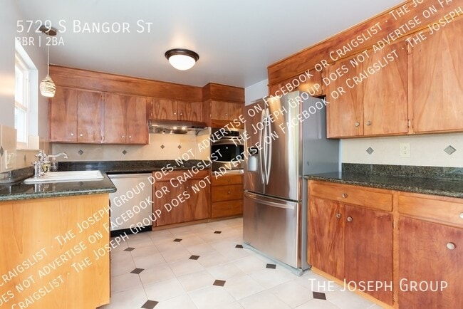 Building Photo - 5729 S Bangor St