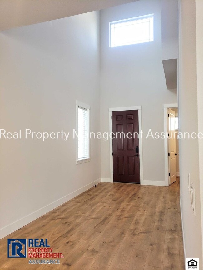 Building Photo - 16870 SW Rockhampton Ln